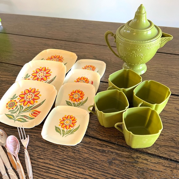 Irwin Other - Vintage 19 Piece IRWIN Child's Play Dishes Plates  Dishes Cups Saucer Tea Pot
